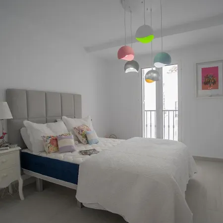 Old Town, Wonderful Open Plan House With Studio, Garage, Pool, Patio And Roof Terrace بيت للعطل *