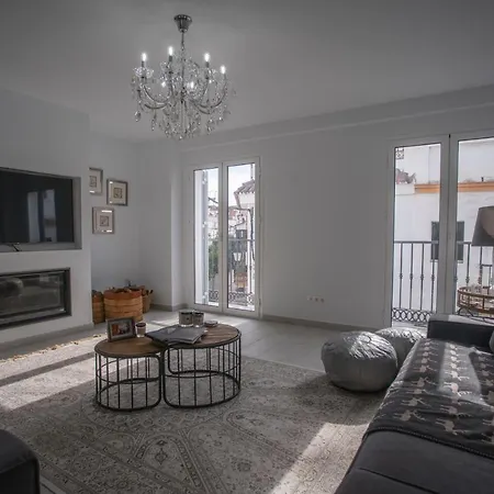 Old Town, Wonderful Open Plan House With Studio, Garage, Pool, Patio And Roof Terrace *